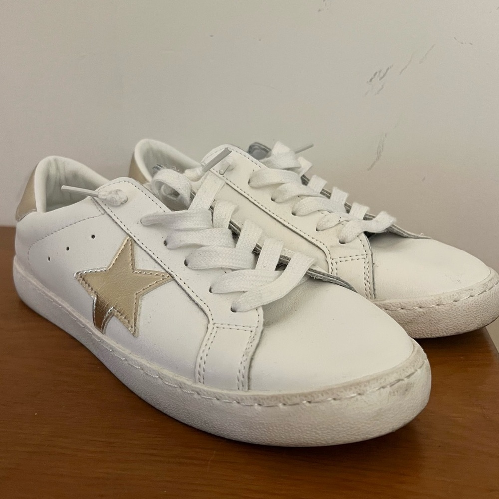 Vintage Havana Carla Sneaker size 8